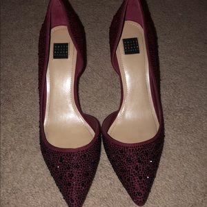WHITE HOUSE BLACK MARKET RED HEELS